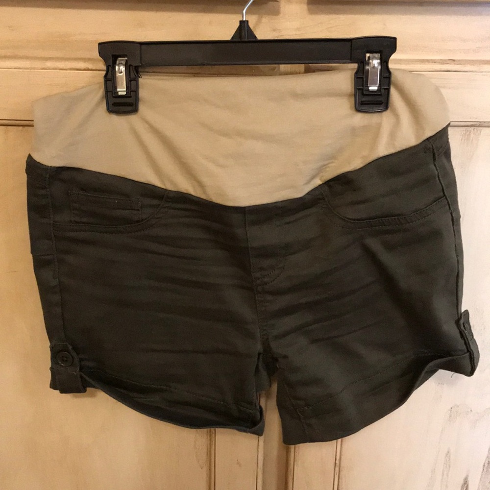 Maternity shorts